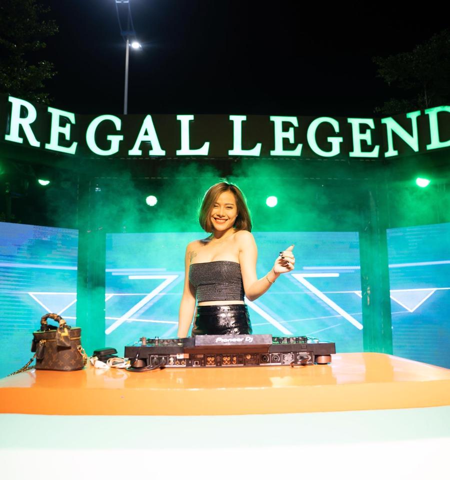 Su Kien Hoa Trang Regal Legend 1