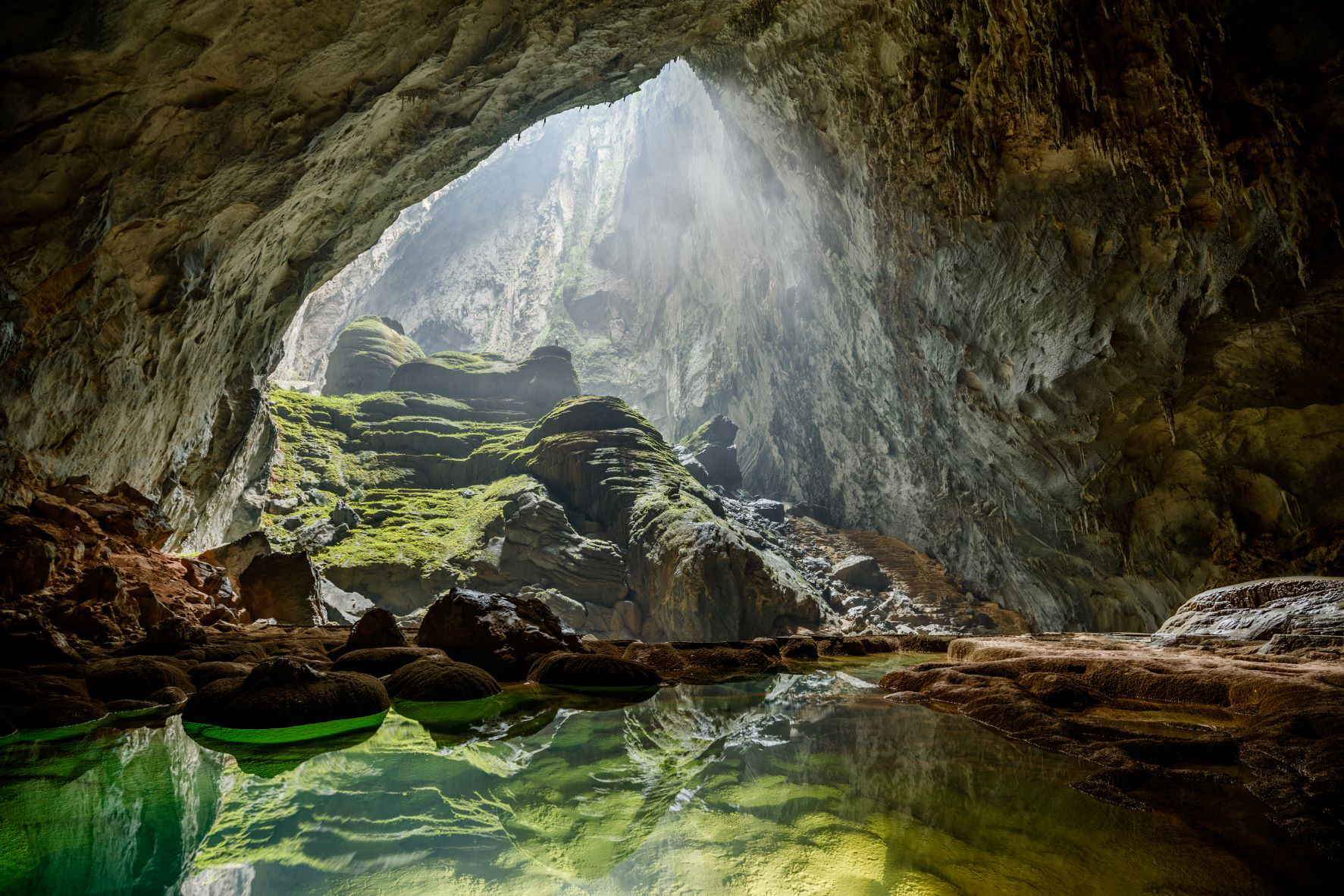 Hang Son Doong Tac Gia Ryan Deboodt 16520935671221245238409